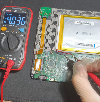 Measuring voltage